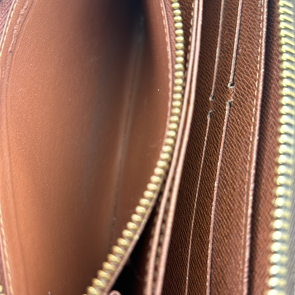 Authentic LOUIS VUITTON Genuine Leather Brown Zippy Wallet - Picture 10 of 15